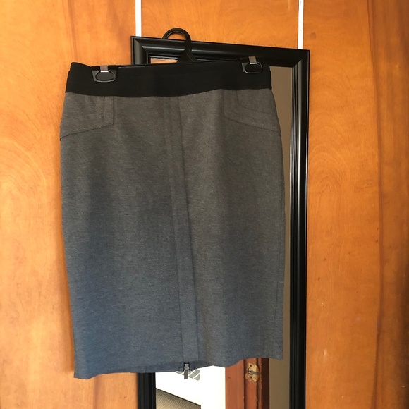 NWT BCBGMaxazaria Charcoal Short Skirt - Small - Picture 1 of 3